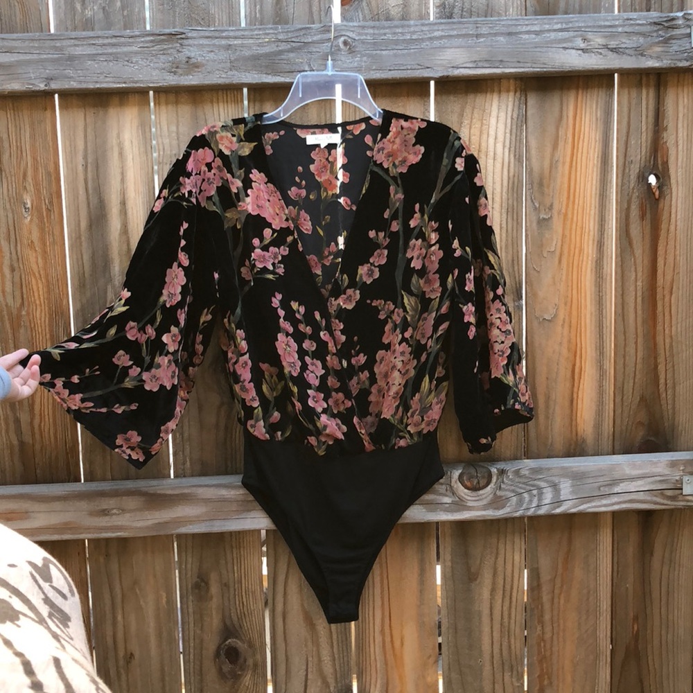 Under clip blouse
